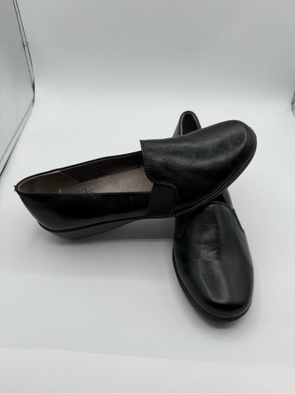 Life Stride Velocity Women’s Black Slip Ons Sz 8.5M